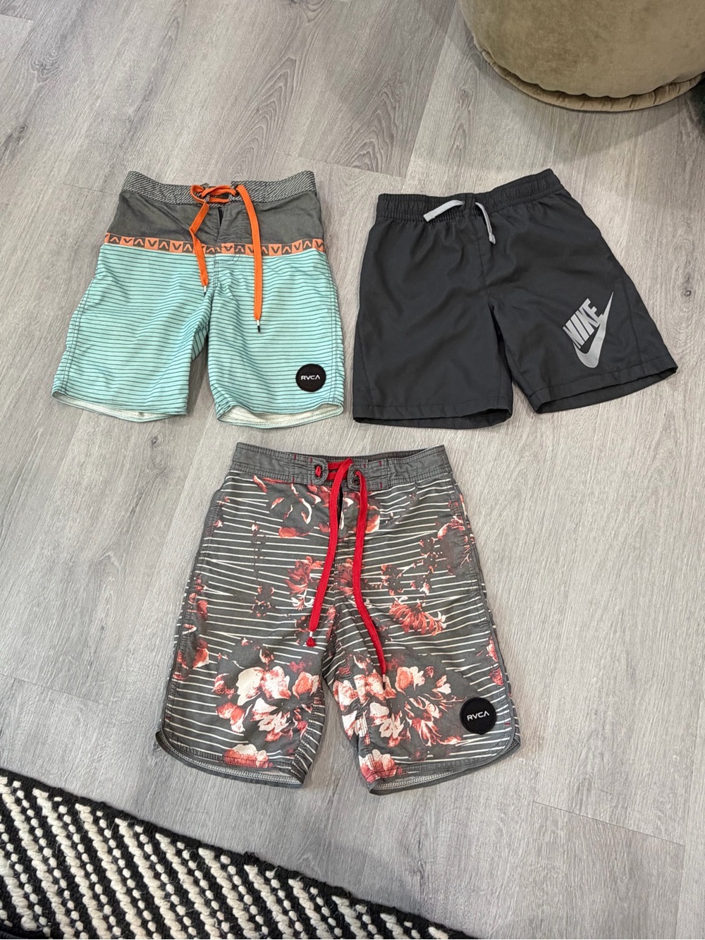 Boys Nike + RVCA youth swim trunk shorts size small